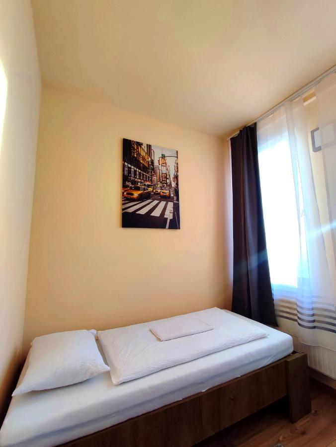 Gabor Panzio Aparthotel Gyal ภายนอก รูปภาพ